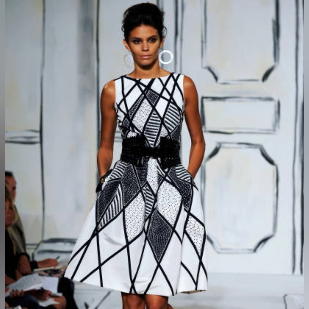 $4,300 OSCAR DE LA RENTA GORGEOUS WHT BLK SILK BEAD SEQUIN EMBR RUNWAY DRESS 6